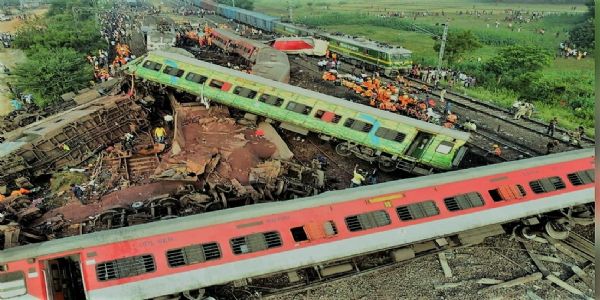 ओडिशा : सिग्नलशी संबंधीत बिघाडामुळे झाली रेल्वे दुर्घटना