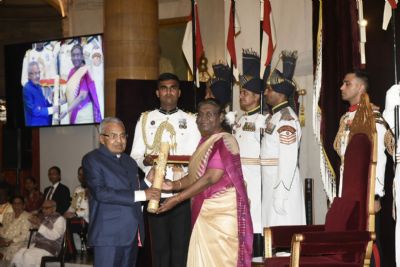 डॉ. सीताराम जिंदाल यांचा राष्ट्रपतींच्या हस्ते पद्मभूषण पुरस्काराने सन्मान
