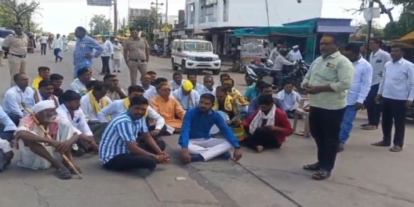 अकोला : धनगर समाजाचे रास्ता रोको आंदोलन