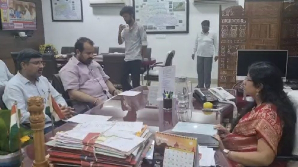 अमरावती जिल्ह्यातील आठ तालुके मदतीपासून वगळले; भाजपा आमदारांचा विभागीय आयुक्तांना निवेदन