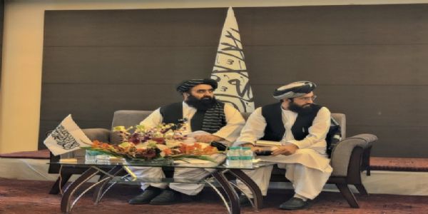 महिला पत्रकारांना वगळण्यावरील वादावर अफागणिस्तानच्या परराष्ट्र मंत्र्यांचे स्पष्टीकरण