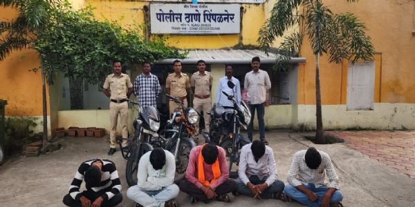 बीड : पिंपळनेरमध्ये जुगारावरील कारवाईत २.७६ लाखांचा मुद्देमाल जप्त
