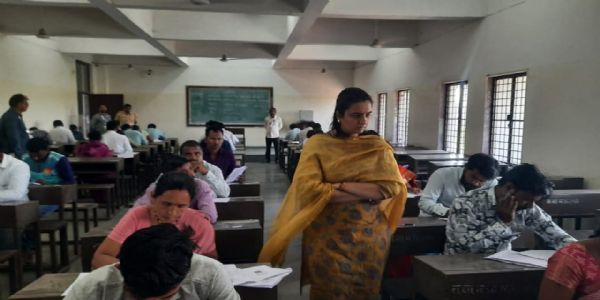 जालना : 24 परिक्षा केंद्रावर 7843 परिक्षार्थींनी दिली पोलिस पाटील भरतीची परीक्षा