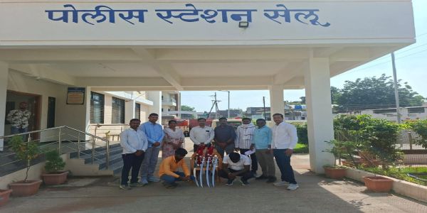 परभणी: अवैध तलवारींसह दोनजण अटकेत