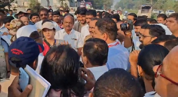 नाशिक-त्र्यंबकरोडवरील अतिक्रमण एनएमआरडीएकडून काढण्यास सुरुवात