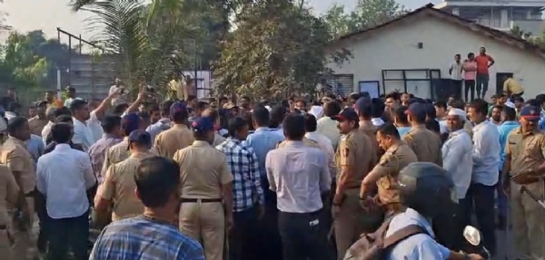 नाशिक-त्र्यंबकरोडवरील अतिक्रमण एनएमआरडीएकडून काढण्यास सुरुवात