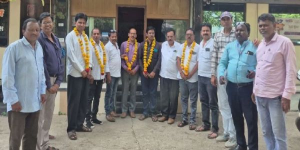 परभणीत पत्रकार संघातर्फे वृत्तपत्र विक्रेत्यांचा सत्कार