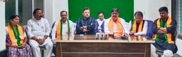 काँग्रेसने आपल्याच नेत्यांना प्रश्न विचारावेत ! मनपा जागा हबकवणारा कंपू कोणाचा ?