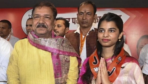 मैथिली ठाकूर