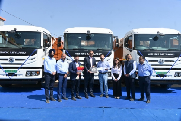 अशोक लेलँडने एएसएटी लॉजिस्टिक्स प्रायव्हेट लिमिटेडला  सुरु केली इलेक्ट्रिक ट्रक्सची डिलिव्हरी