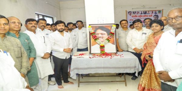 रेणापूर नगरपंचायत निवडणुकीत काँग्रेसची सत्ता आणण्यासाठी प्रयत्नशील - धीरज देशमुख