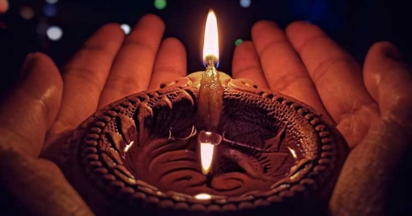 ज्ञानाचे दीप प्रज्वलित करूया.. अज्ञानाचा अंधार दूर करूया..!