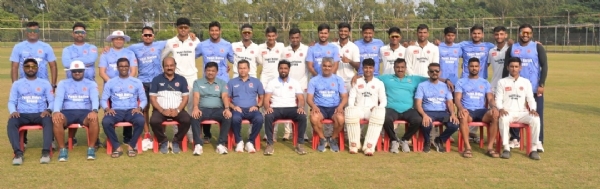 सी के नायडू ट्रॉफीत   महाराष्ट्राचा सौराष्ट्र वर १० गडी राखून दणदणीत विजय ,नीरज जोशी नाबाद १३४ व अनिरुद्ध साबळे नाबाद ७४