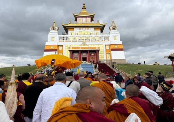 पवित्र बुद्ध अवशेष दर्शन
