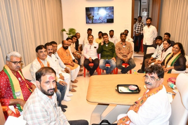पदवीधराने मतदार नोंदणी करून लोकशाही प्रक्रियेत योगदान द्यावे : आमदार संजयजी केनेकर