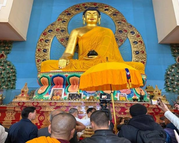पवित्र बुद्ध अवशेष दर्शन