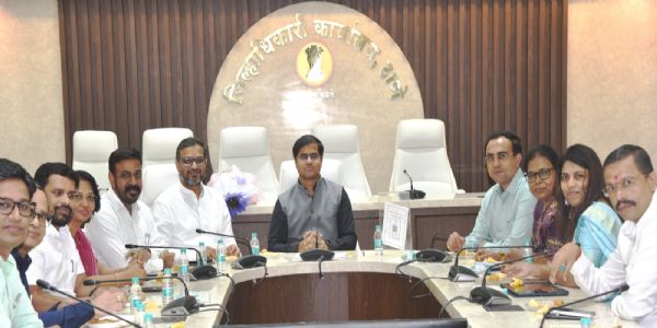 ठाणे जिल्हाधिकारी कार्यालयाकडून माणुसकीची दिवाळी
