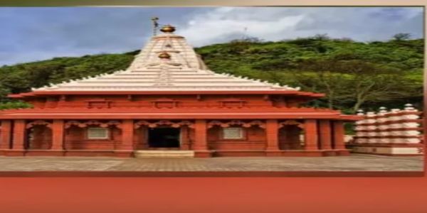 गणपतीपुळे संस्थानकडून पूरग्रस्तांसाठी ४२ लाखाची मदत
