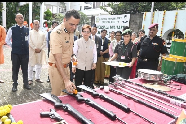 विद्यार्थ्यांमध्ये शिस्तीबरोबरच देशभक्ती,राष्ट्रनिष्ठा रूजविण्याचे `भोंसला` कडून काम आयुक्त  खत्री-