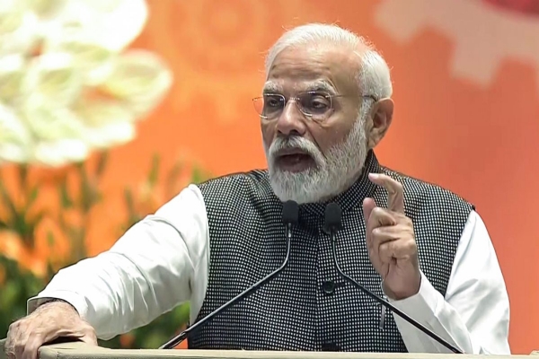 पंतप्रधान मोदींनी देशवासीयांना भारतीय उत्पादने खरेदी करण्याचे केले आवाहन