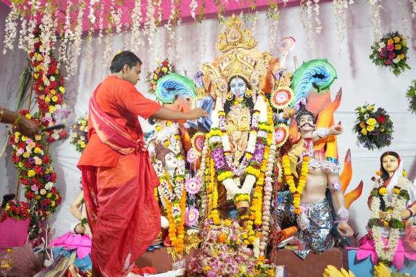 बंगाली बांधवांचा काली माता पूजा उत्सव उत्साहात सुरू