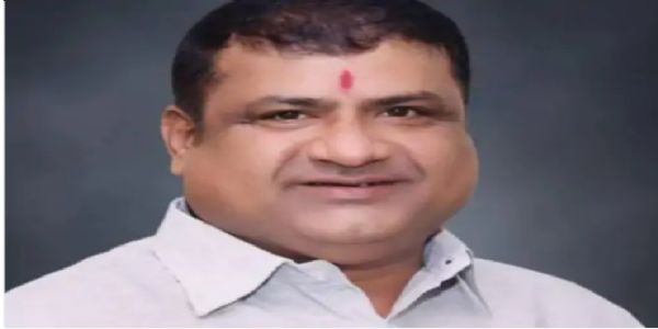 चाळीसगाव : माजी आमदार राजीव देशमुख यांचे हृदयविकाराच्या झटक्याने निधन