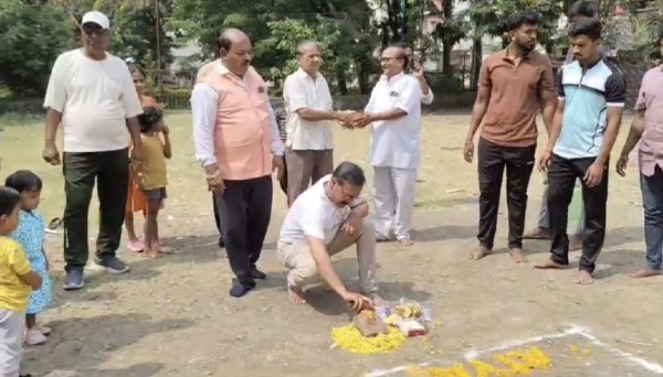 दीपावलीनिमित्त वीर अभिमन्यू क्रीडा मंडळाकडून मैदान पूजन; मिलिंद बांबल यांच्या नेतृत्वाखाली आयोजन