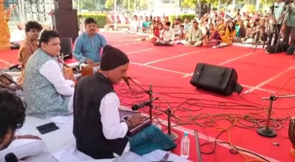 परभणीत ‘स्वरमयी दीपावली – २०२५’ कार्यक्रमाने रसिक मंत्रमुग्ध
