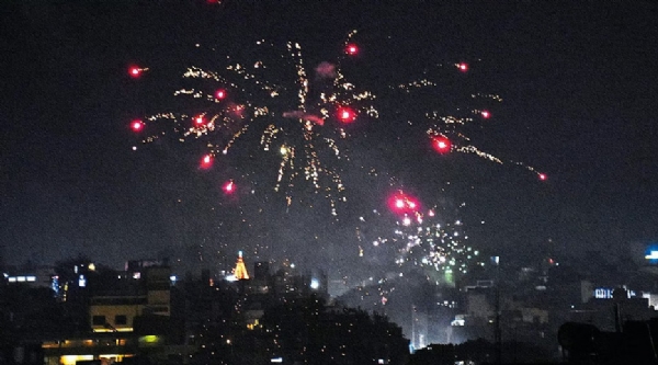 अमरावती जिल्यात दिव्यांच्या लखलखाटात लक्ष्मीपूजन उत्साहात फटाक्यांच्या आतषबाजीने आसमंत उजळला