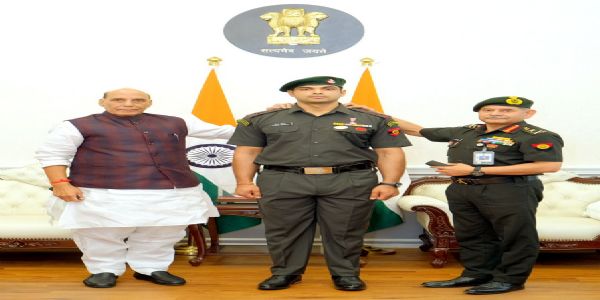 भालाफेकपटू नीरज चोप्राला भारतीय सैन्यात लेफ्टनंट कर्नलची मानद पदवी प्रदान
