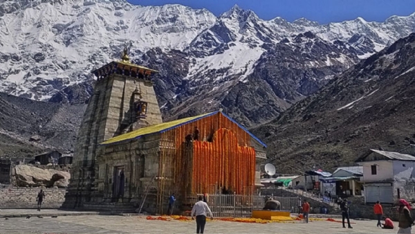 केदारनाथ मंदिराचे दरवाजे वैदिक मंत्रोच्चार आणि धार्मिक परंपरांनुसार हिवाळ्यासाठी बंद