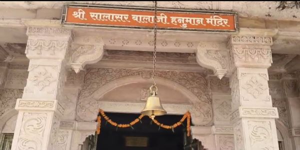 अकोला येथील सालासार बालाजी मंदिरात चोरी!