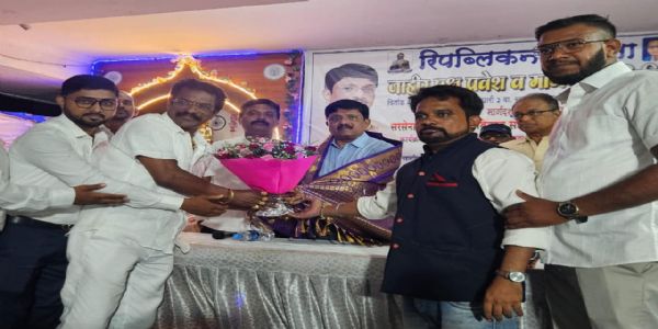 आनंदराज आंबेडकरांचे स्वतंत्र वाटचालीचे संकेत