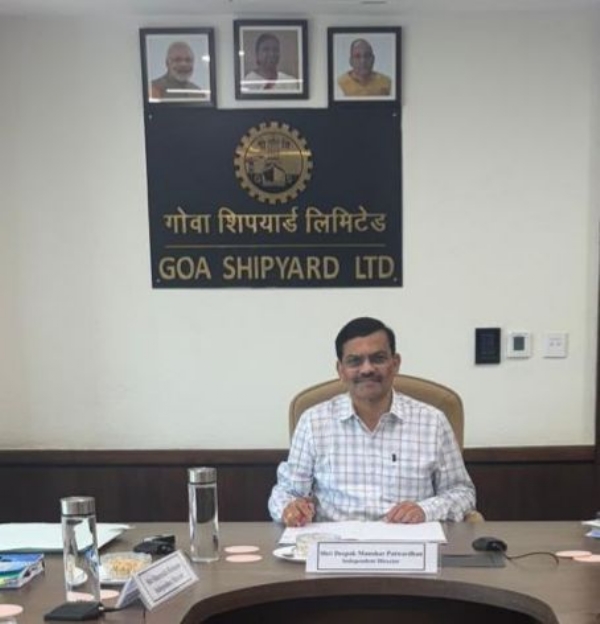 गोवा शिपयार्डचे संचालक अॅड दीपक पटवर्धन
