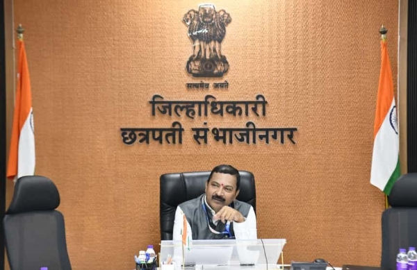 जिल्हाधिकारी दिलीप स्वामी