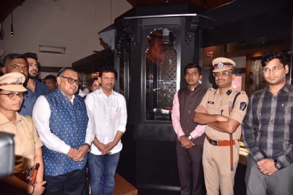 वाघनखे व मराठाकालीन शस्त्र प्रदर्शन