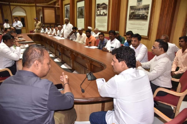 कोल्हापूर येथे वन विभागाच्या अधिकाऱ्यांच्या उपस्थितीत आढावा बैठक कोल्हापूर येथे वन विभागाच्या अधिकाऱ्यांच्या उपस्थितीत आढावा बैठक