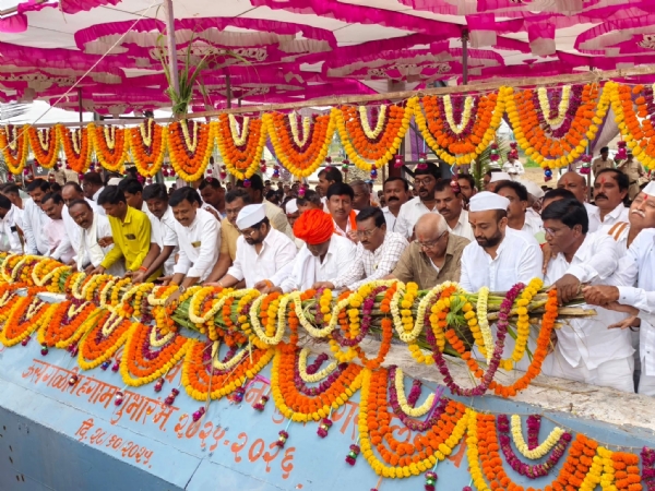 लोकनेते सुंदररावजी सोळंके सहकारी साखर कारखाना हा शेतकऱ्यांच्या मालकीचा कारखाना