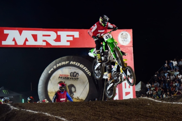 शनिवारी नाशिकमध्ये रंगणार एम आर एफ सुपरक्रॉस स्पर्धेचा थरार