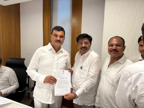 नुकसानग्रस्त शेतकऱ्यांना सरसकट तात्काळ मदत करावी – आमदार विलास तरे