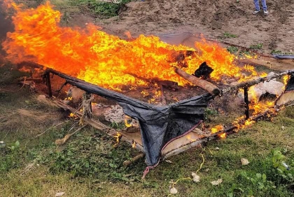 अवैध रेती उत्खनन करणारे साहित्य नष्ट अवैध रेती उत्खनन करणारे साहित्य नष्ट