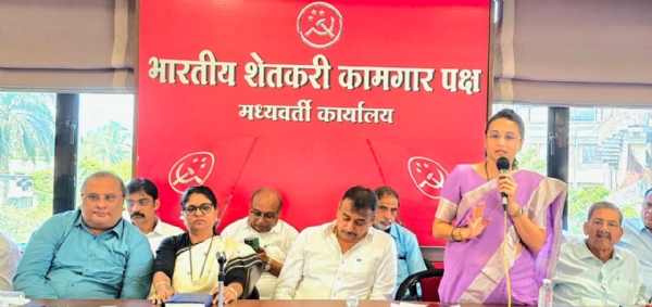 “घरोघरी जा, पक्षाची ध्येयधोरणे पोहचा” — चित्रलेखा पाटील यांचे कार्यकर्त्यांना मार्गदर्शन “घरोघरी जा, पक्षाची ध्येयधोरणे पोहचा” — चित्रलेखा पाटील यांचे कार्यकर्त्यांना मार्गदर्शन