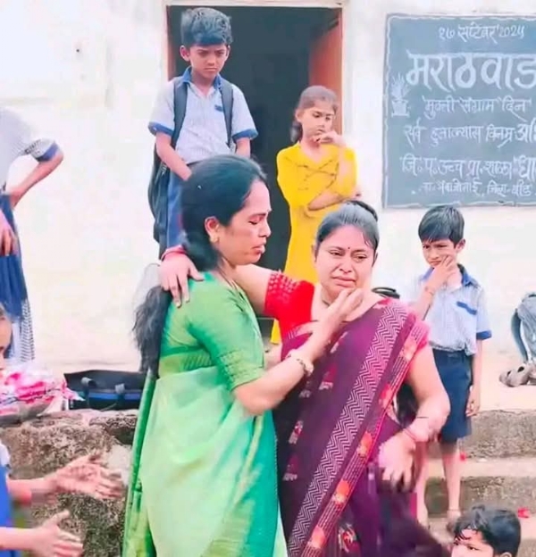 शिक्षीका बदली