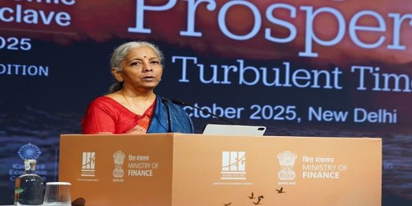जागतिक अनिश्चिततेसह व्यापार-ऊर्जा असंतुलनाचाही सामना करावा लागेल - निर्मला सीतारमण
