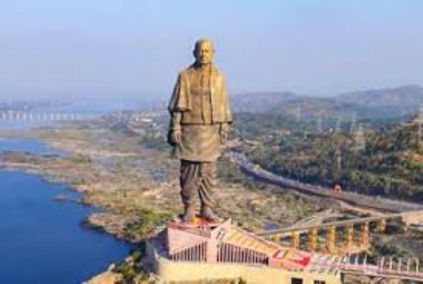 भारताची स्टील फ्रेम – अखिल भारतीय सेवा आणि राष्ट्रनिर्माण भारताची स्टील फ्रेम – अखिल भारतीय सेवा आणि राष्ट्रनिर्माण