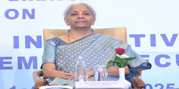 केंद्रीय अर्थमंत्री निर्मला सीतारामन भूतानच्या अधिकृत दौऱ्यासाठी रवाना