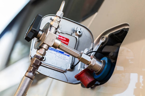 सफाळे परिसरात सीएनजी पंप उभारण्याची नागरिकांची मागणी सफाळे परिसरात सीएनजी पंप उभारण्याची नागरिकांची मागणी