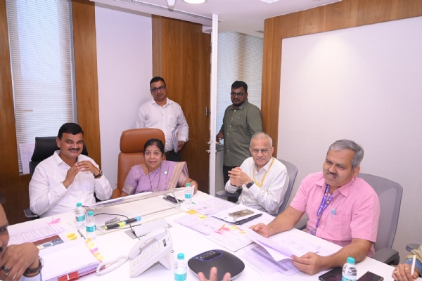 पालघर जिल्ह्यातील शेतकऱ्यांच्या विमा समस्यांवर मंत्रालयात महत्त्वपूर्ण आढावा बैठक संपन्न पालघर जिल्ह्यातील शेतकऱ्यांच्या विमा समस्यांवर मंत्रालयात महत्त्वपूर्ण आढावा बैठक संपन्न