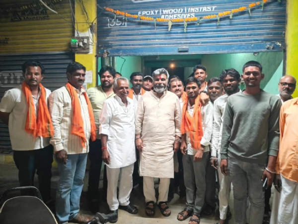 युवकांचा शिवसेनेत प्रवेश युवकांचा शिवसेनेत प्रवेश