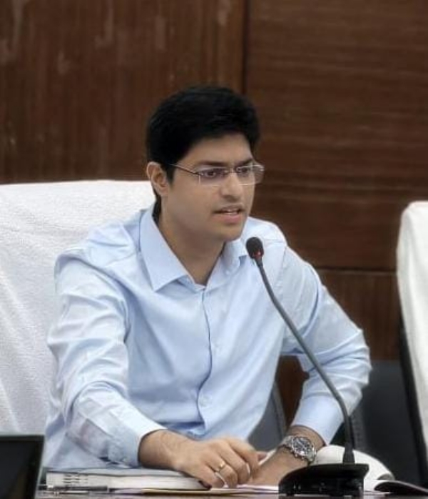 जिल्हाधिकारी अविष्यन्त पांडा जिल्हाधिकारी अविष्यन्त पांडा